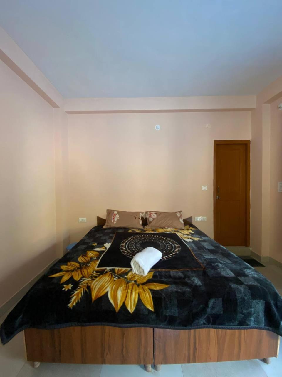 Hom House Of Mannmauji Riverside Касол Екстериор снимка